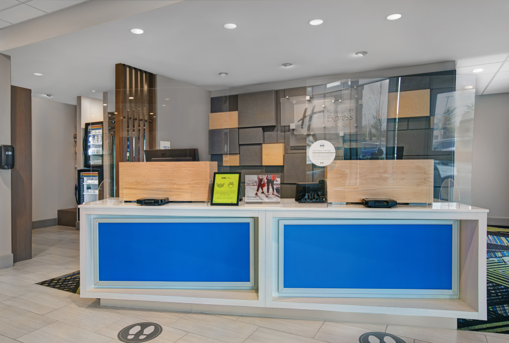 Holiday Inn Express & Suites - Milwaukee - Brookfield by IHG