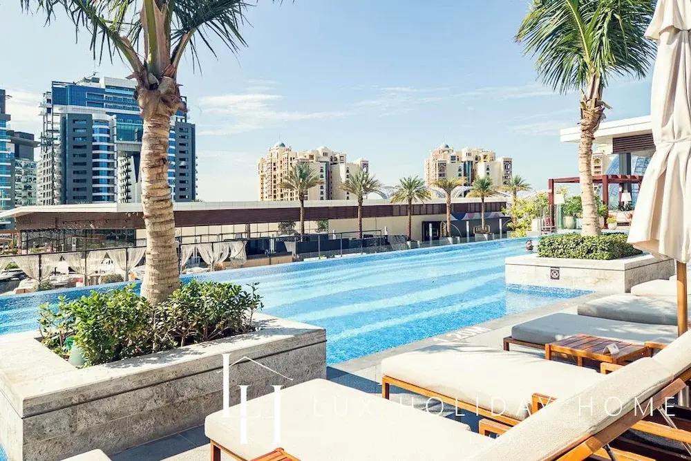 LUX Iconic Views at The Palm Tower 5