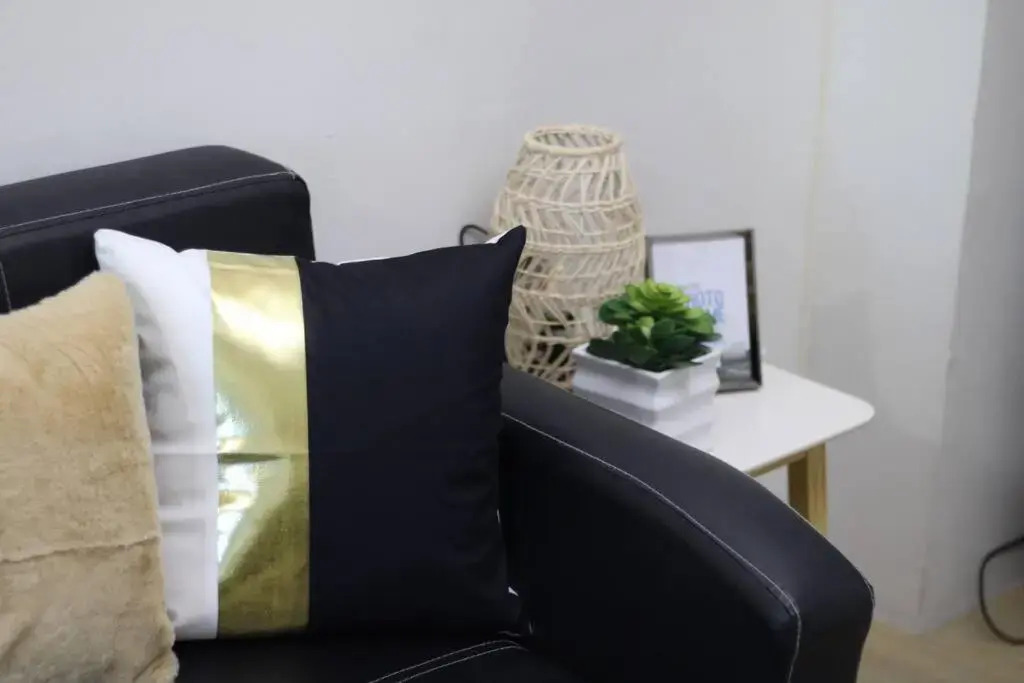 Huge A2J Executive Luxury 1BR Suite Near ABS CBN