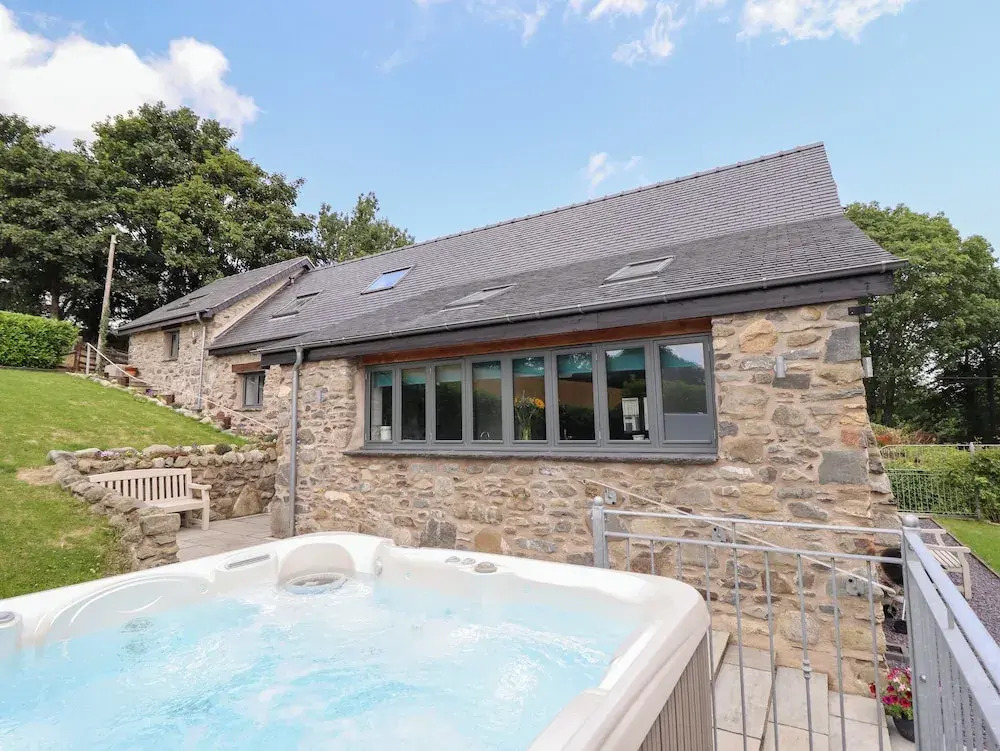 Ysgubor Tyddyn Isaf