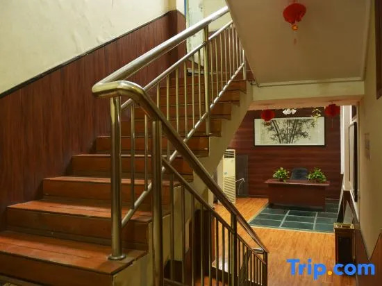 Huashan Hualong Hotel