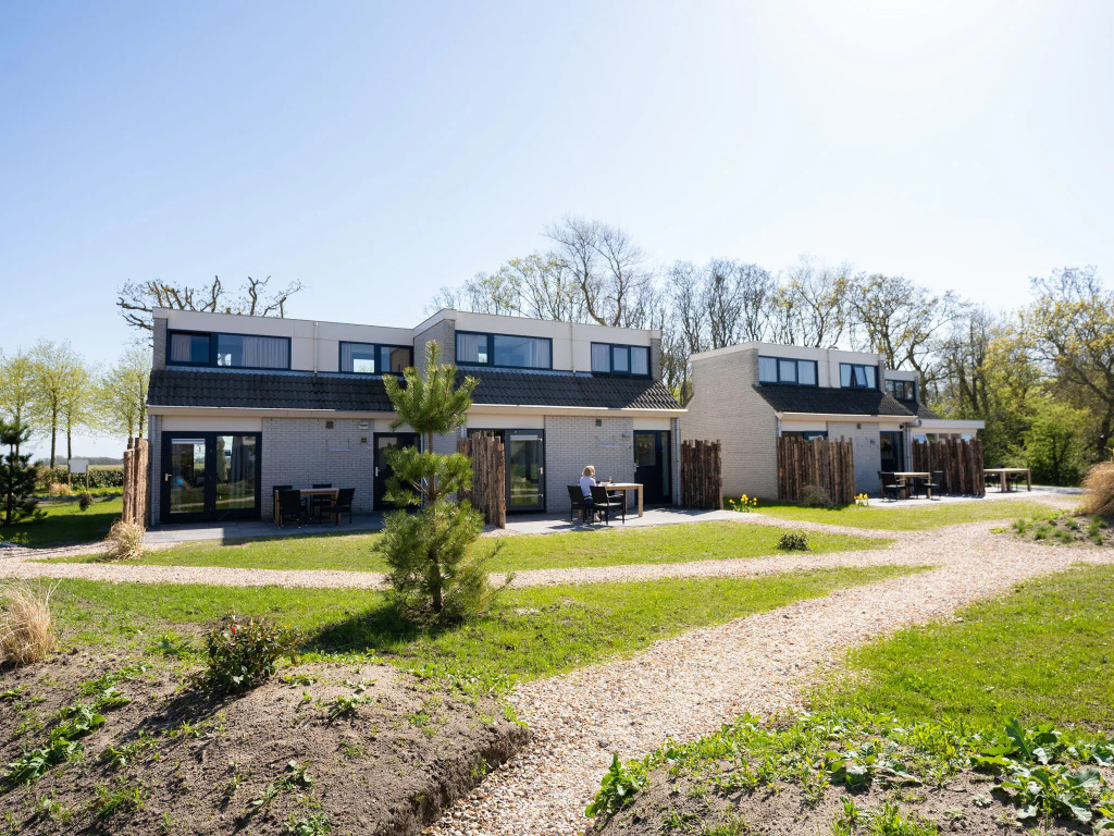 Atmospheric holiday home with WiFi in a holiday park located on Texel