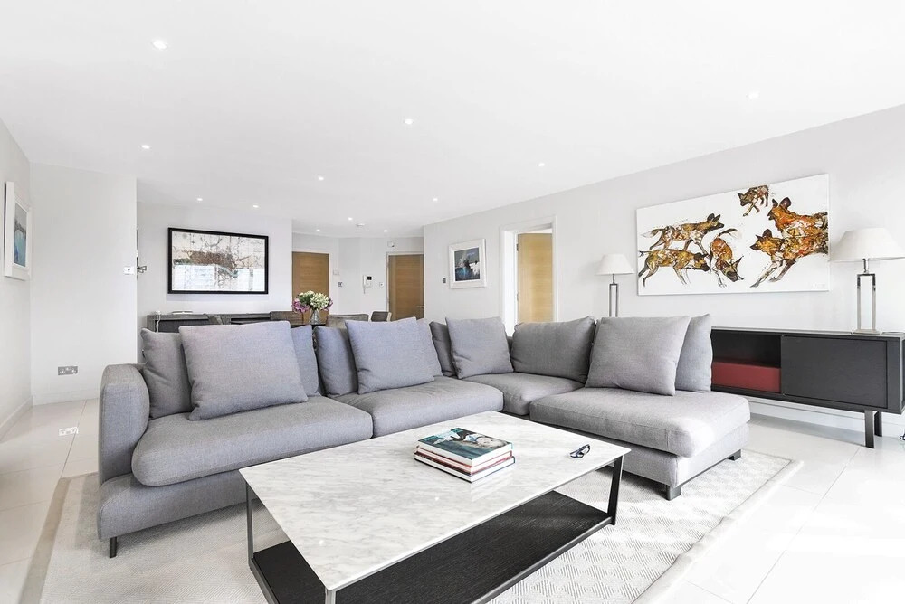 Supererior Modern Riverside Fulham Apartment With Balcony and 2 Parking Spaces
