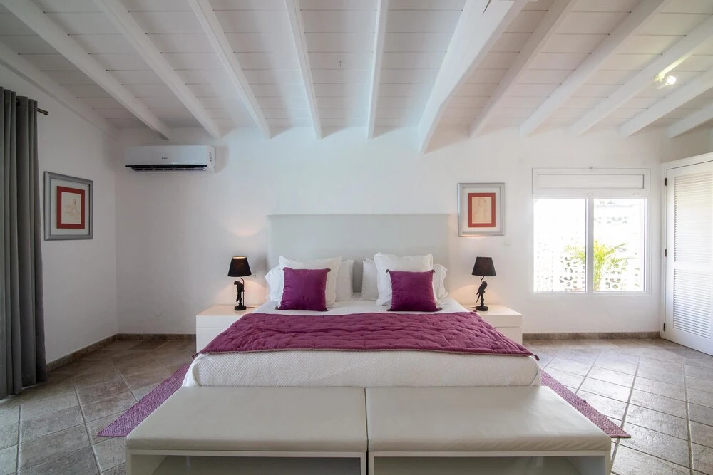 Exclusive Terres Basses Location, Full AC, Salt Water Pool, Wifi, Short Drive to the Beach!