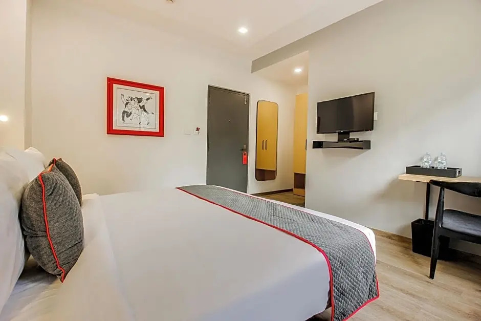 Super Townhouse 359 Begumpet Near Hyderabad Central
