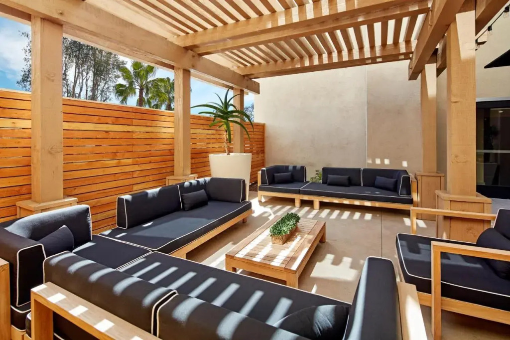 The Anza-a Calabasas Hotel