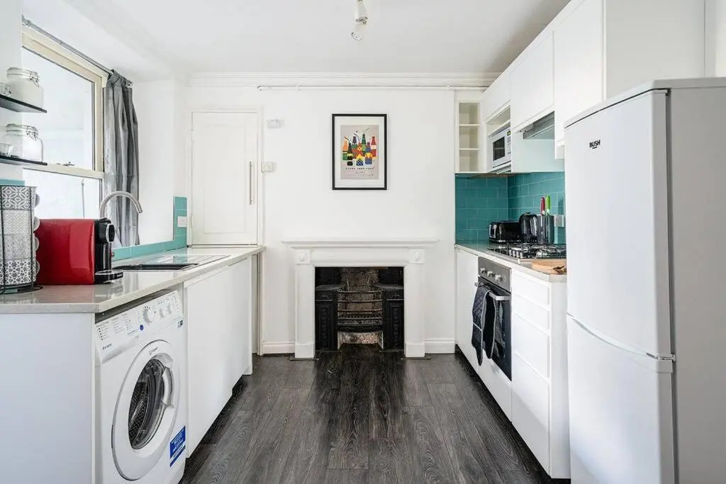 BRAND NEW LSITING!Wonderful One Bedroom Apartment