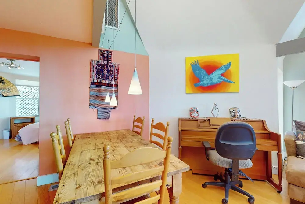 4BR Dog-friendly House w/ Ocean View