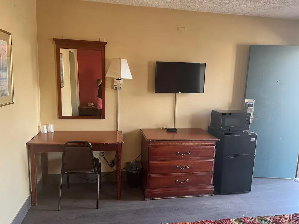 Linden Motor Inn