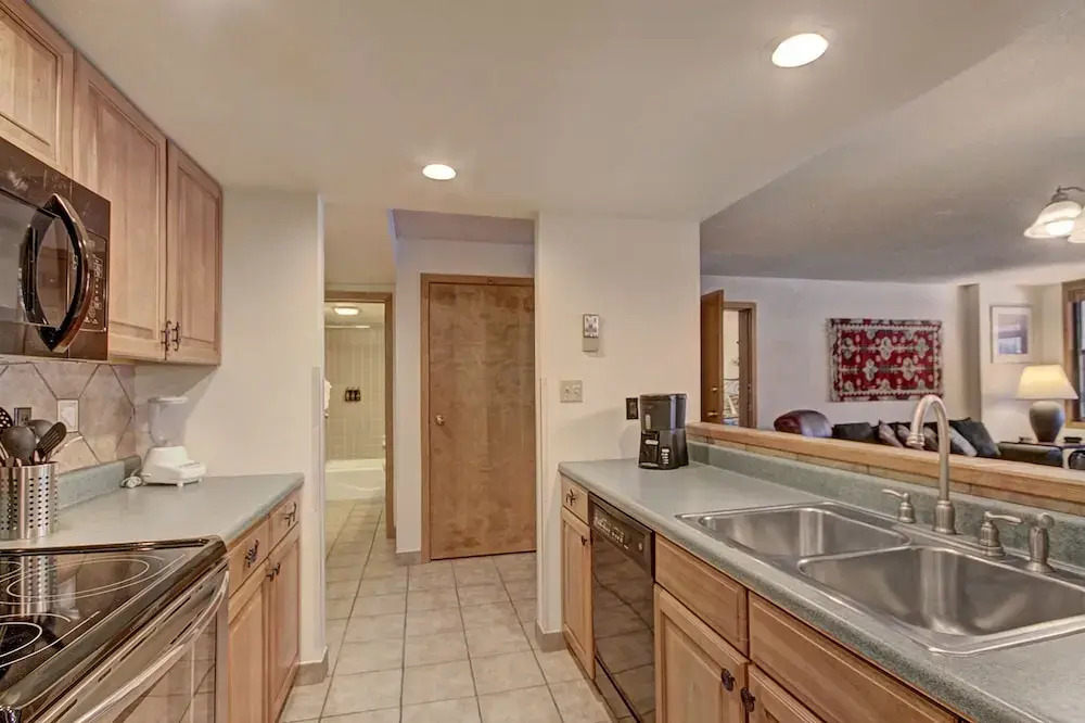 Vs643S Village Square Condo