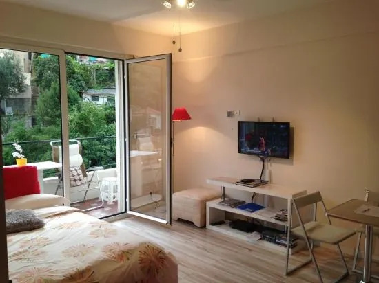 Le Christina-La Madeleine Apartment