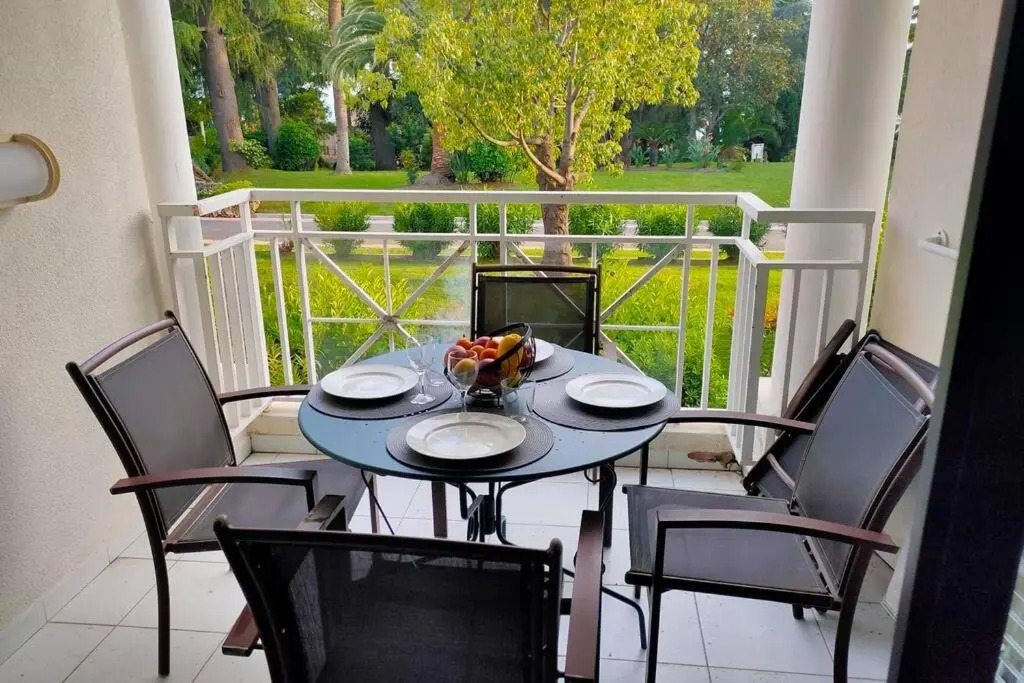 Appartement Lumineux dans Résidence avec Piscine