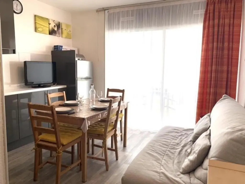 Appartement Balaruc-les-Bains, 1 pièce, 4 personnes - FR-1-503-37
