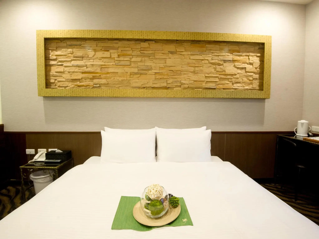 Ximen Holiday Fun Hotel