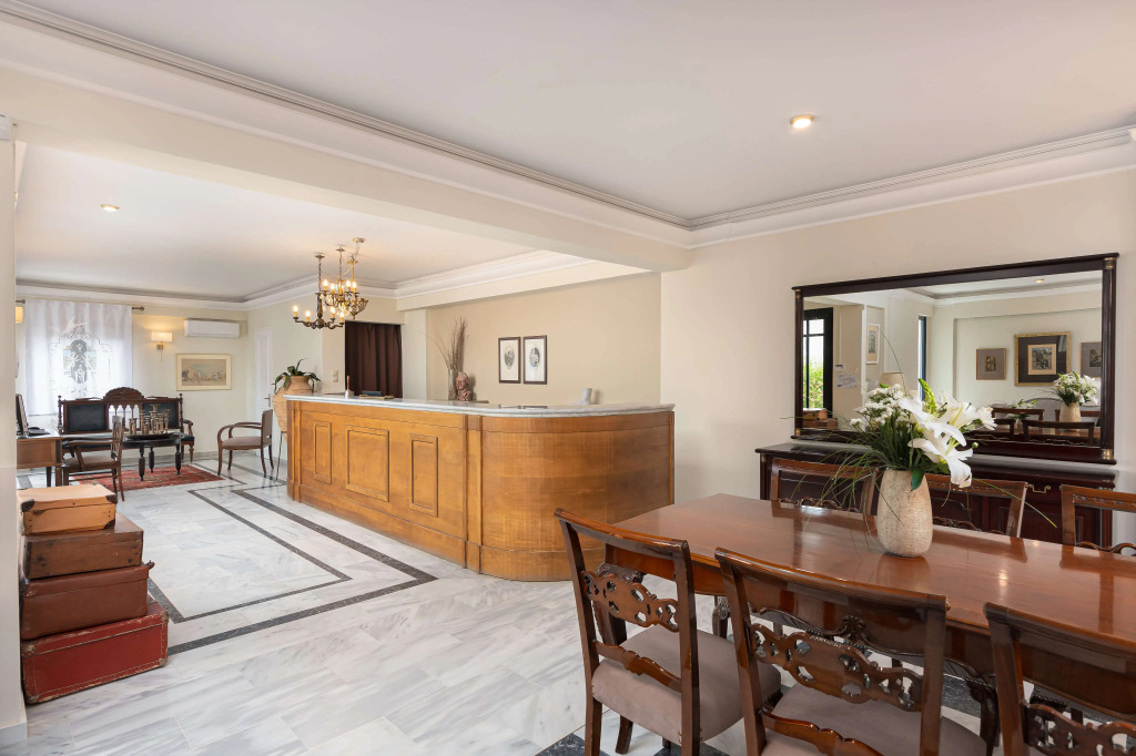 Nami Hotel & Suites