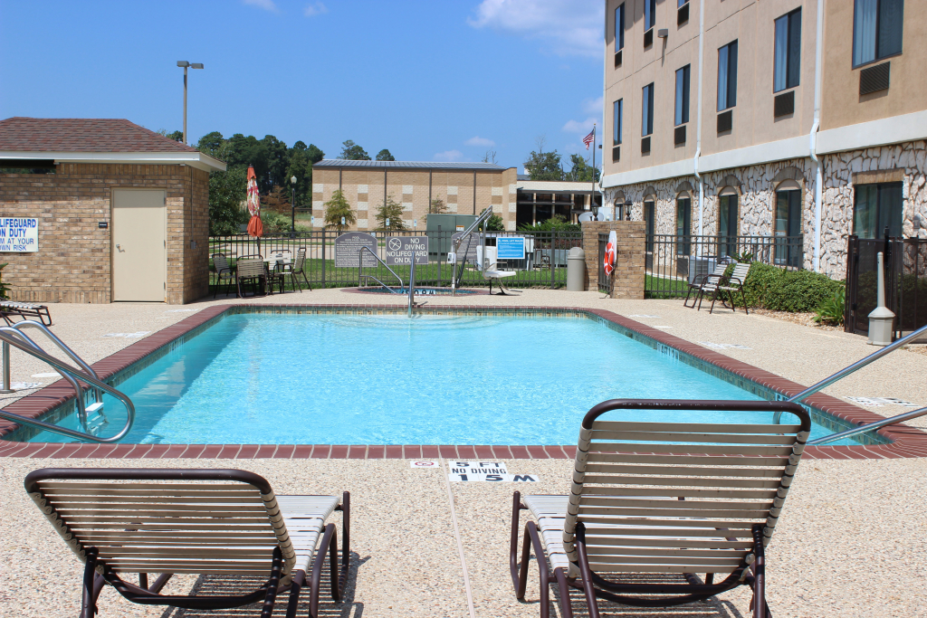 Holiday Inn Express Hotel & Suites Center by IHG