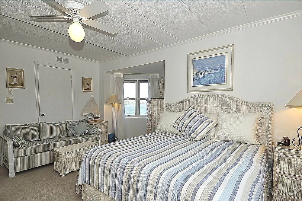 Harbour Island 207k 3 Bedroom Condo