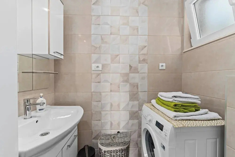 Beautiful Holiday Apartment in Rogoznica