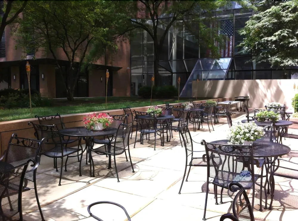 Corporate Suites Network At Columbus Plaza