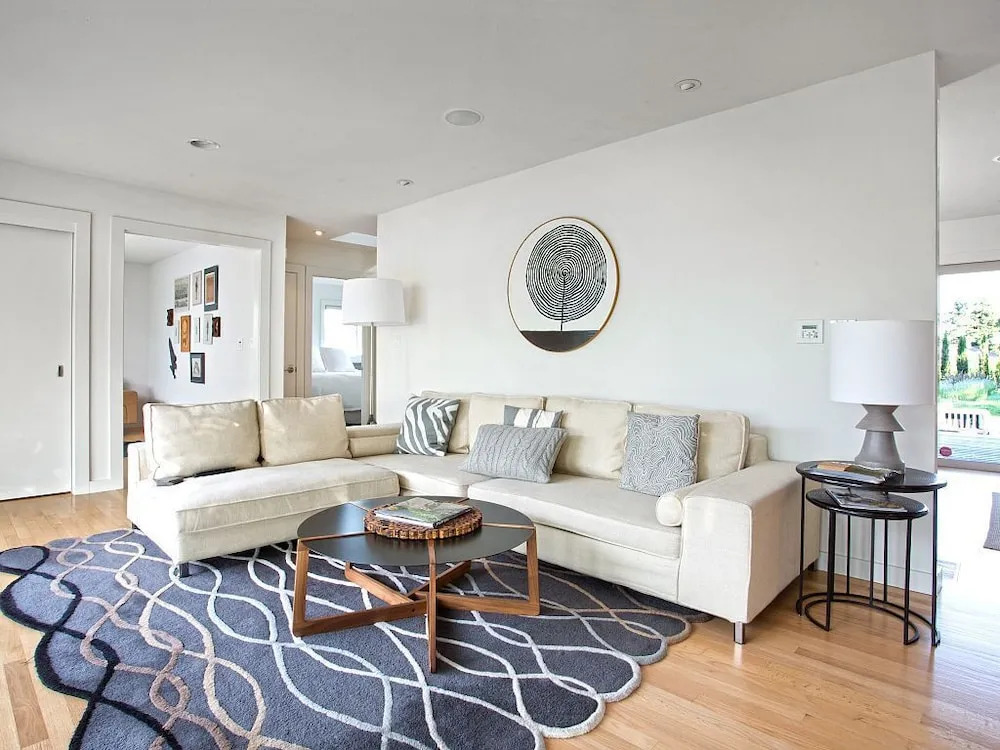 Upscale Modern Vineyard Home 2 Bedrooms 2 Bathrooms Home