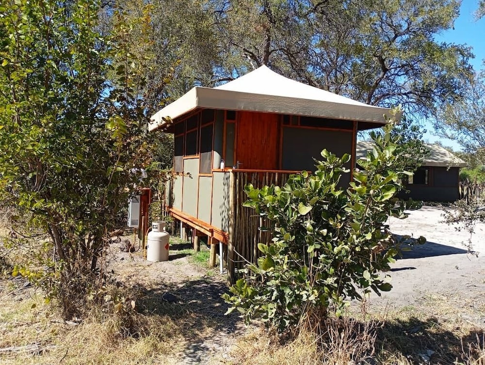 Khwai Mokoro Safaris and Campsites