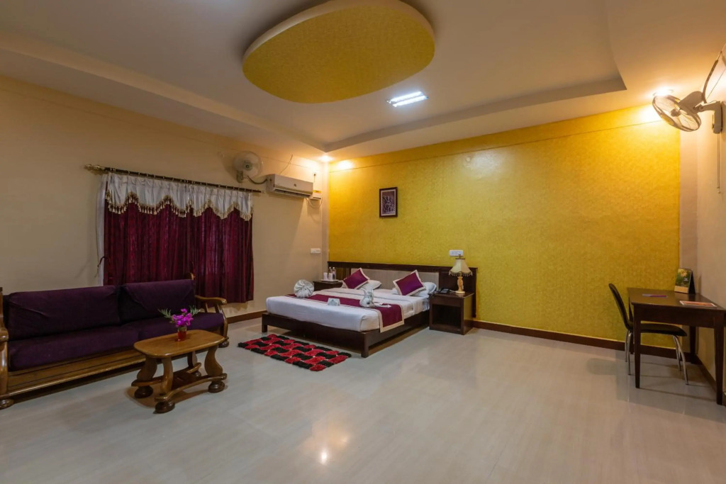 KSTDC Hotel Mayura Chalukya, Badami