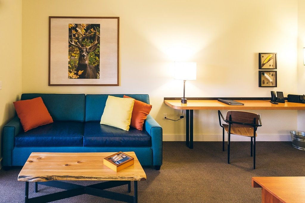 Rush Creek Lodge at Yosemite