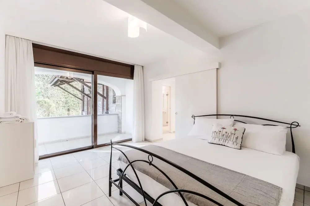 Florida Ascona Rooms by Quokka 360 - Between the Lake and the City