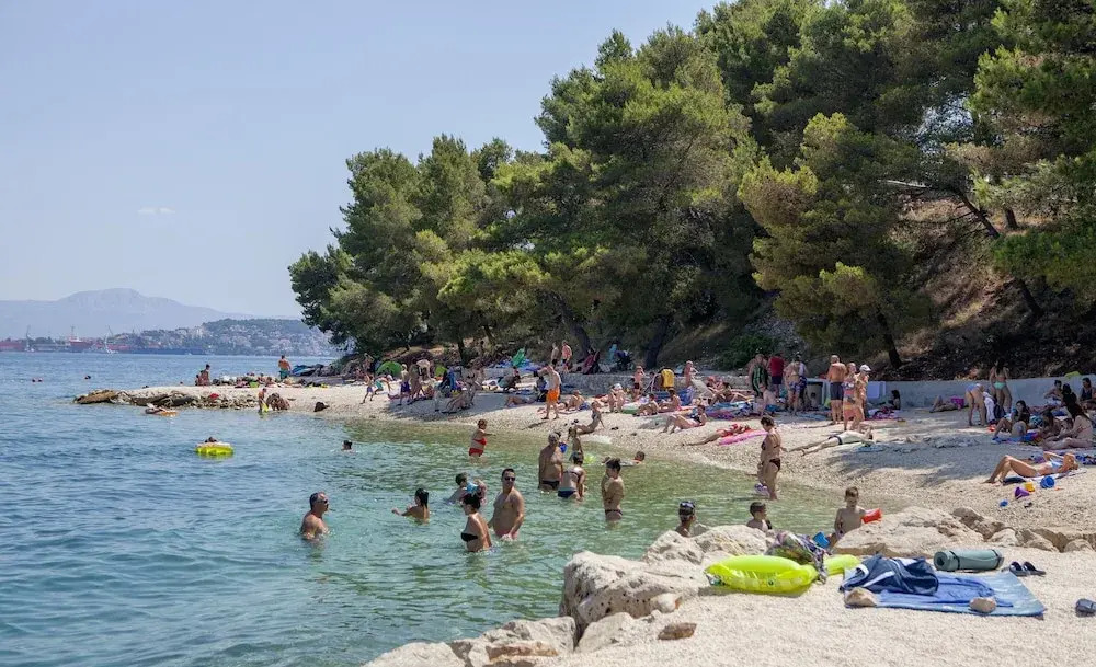 A1 - apt w. Terrace, Just 3 min Walk to the Beach
