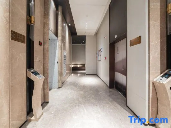 Z-Club Hotel(Tanglang Subway Station Branch)