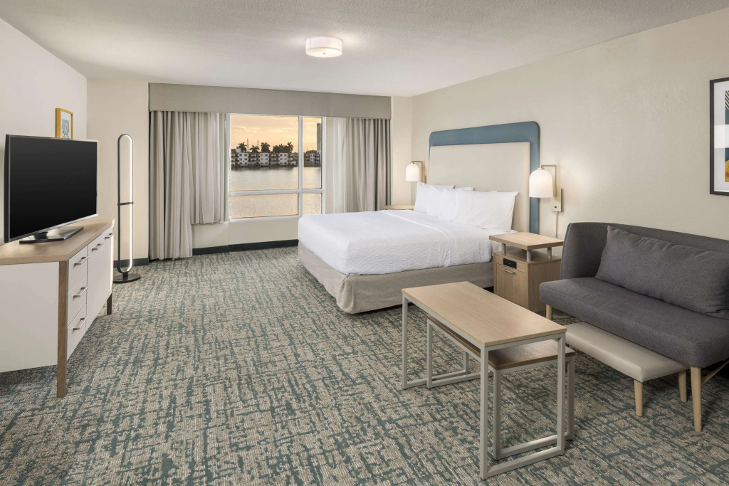 Homewood Suites Miami Airport/Blue Lagoon
