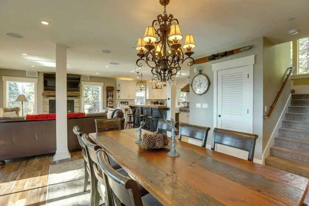 Lake Tahoe Views & Hot Tub: Stunning Luxury Home!