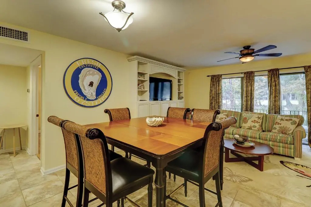 105 Beckenham 2 BR Port Royal Beach