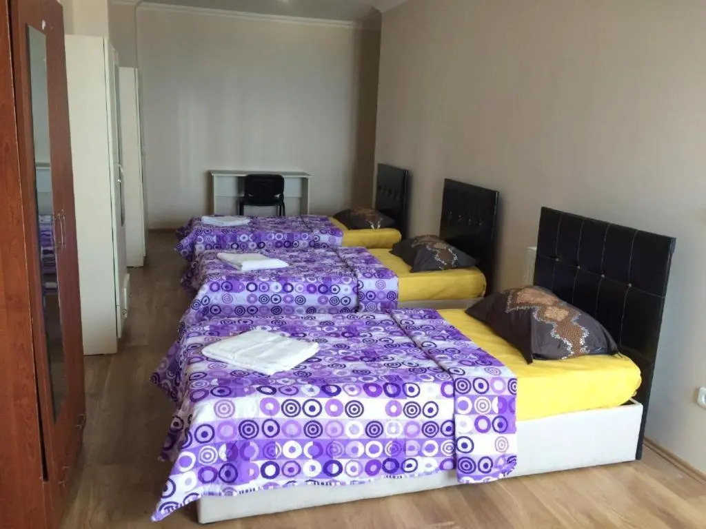 Ceyhun Apart