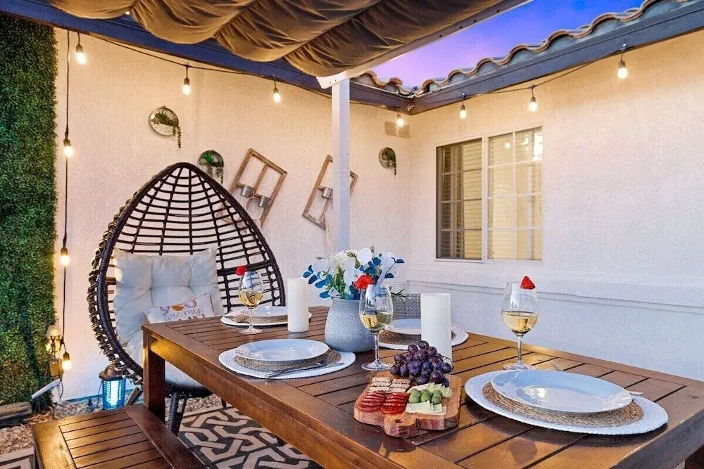 Relaxing 4BR Retreat w/ Refreshing Pool