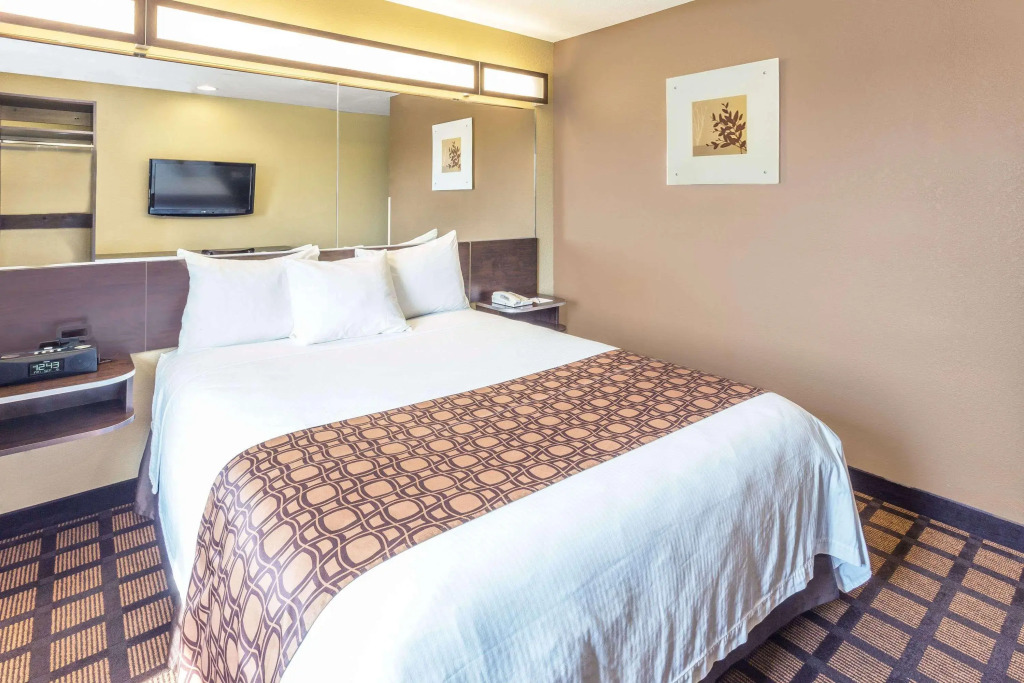 Sleep Inn & Suites Kalamazoo Southwest