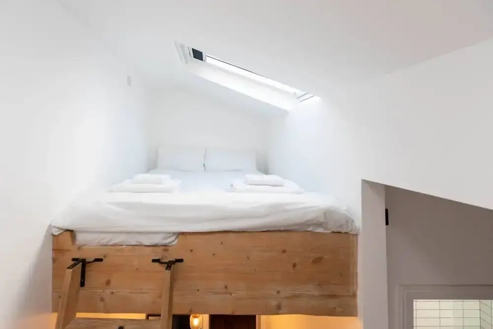 Contemporary 2 Bedroom Apartment on Columbia Road