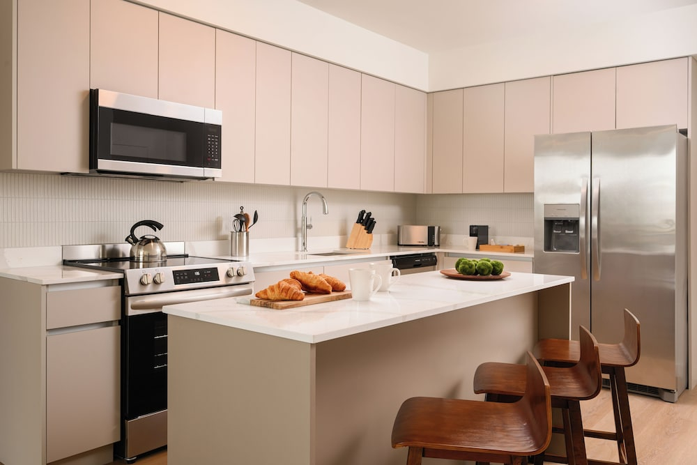 Sense28 Edgewater, an AvantStay Hotel