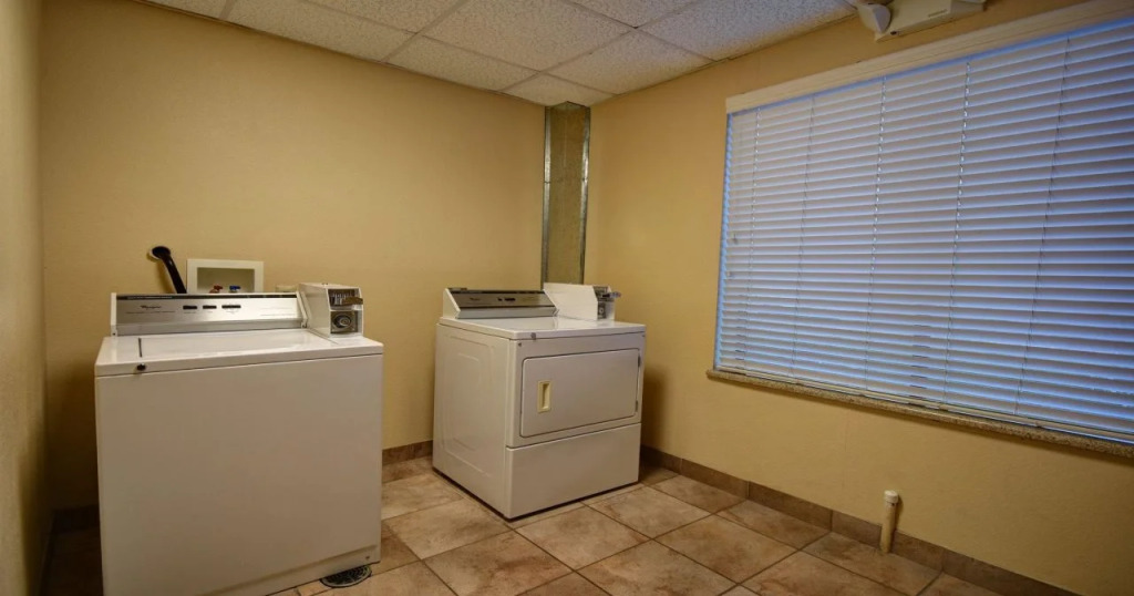 Holiday Inn Express & Suites Del Rio by IHG