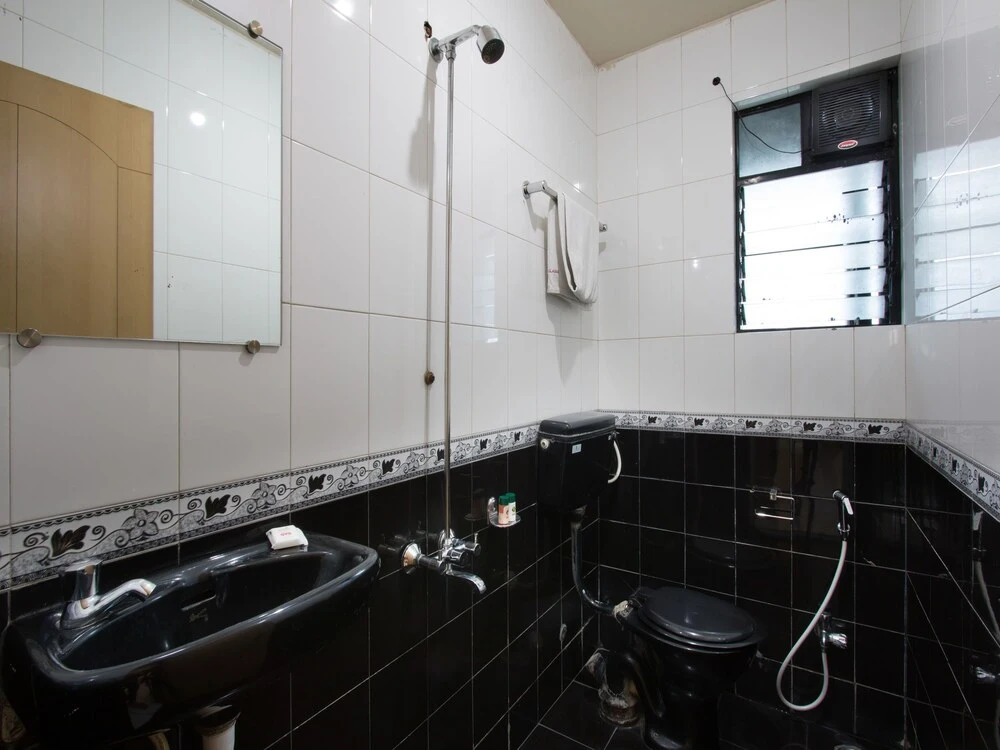 OYO 5250 Hotel Suraj Classic