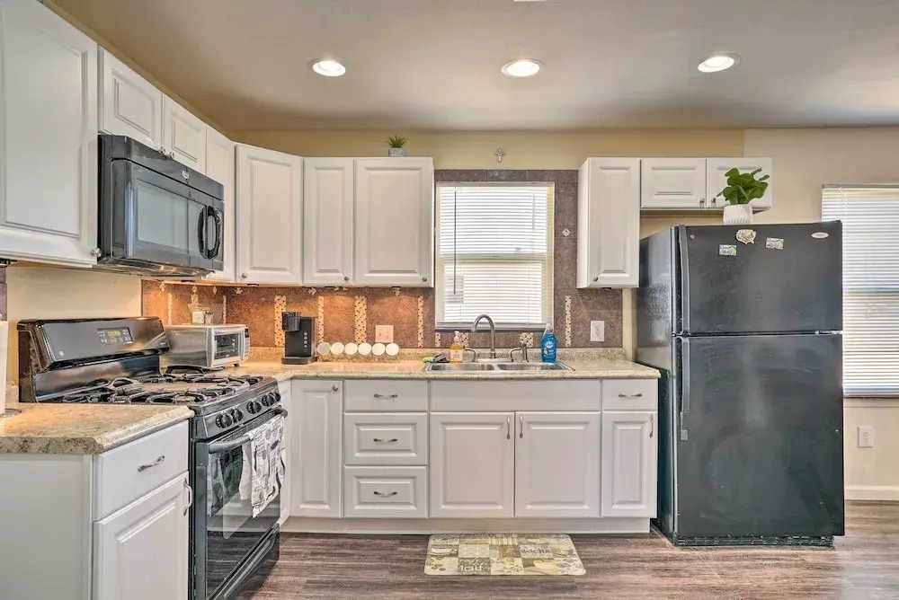 Pet-friendly Sierra Blanca Home in Downtown!
