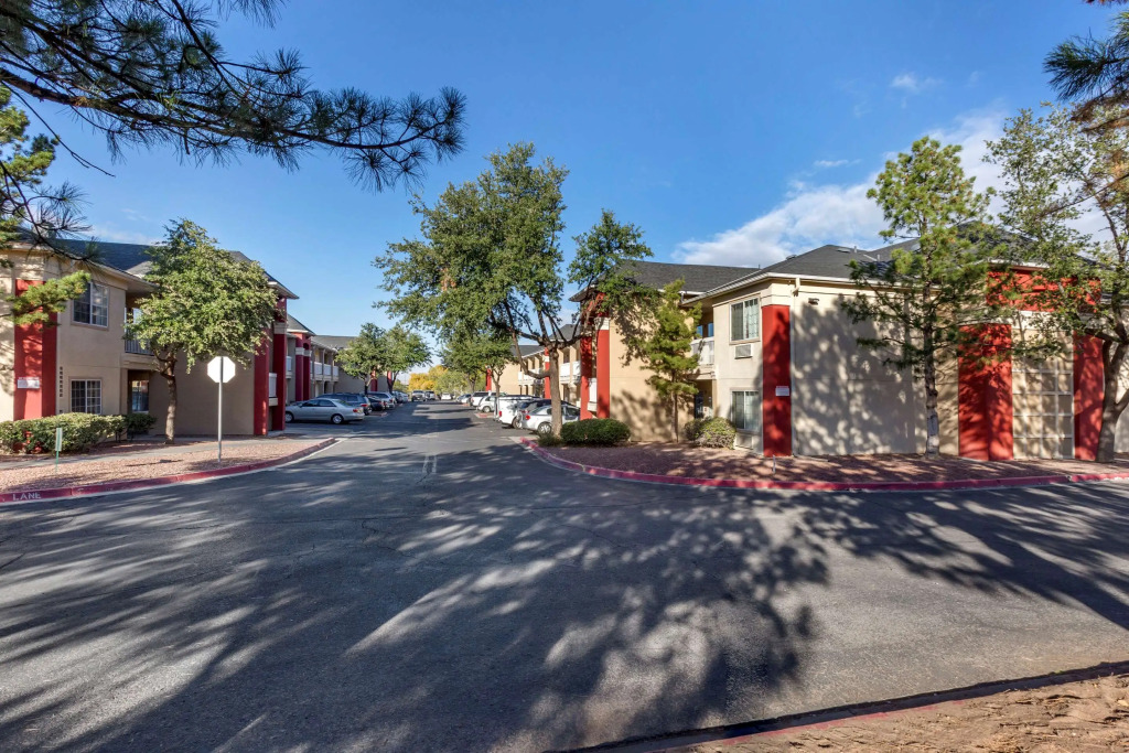 Suburban Studios Albuquerque Uptown