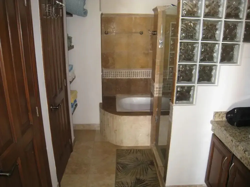 Condo Andy EM