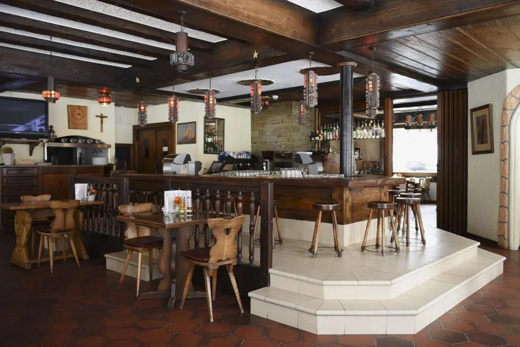 Matterhorn Inn - Wellness & Dining - at Zermatt Shuttle Station