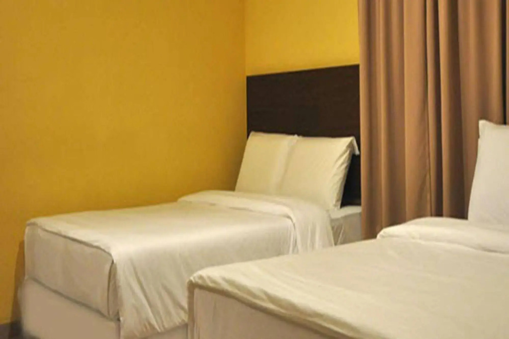 Golden Bay Hotel