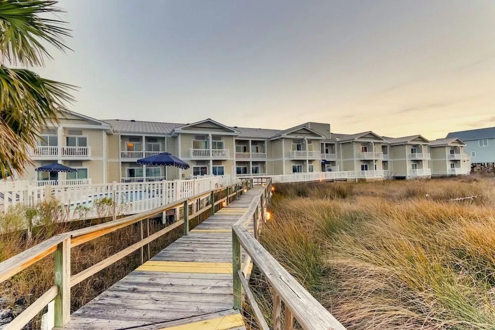 Palm Suites Trademark Collection by Wyndham