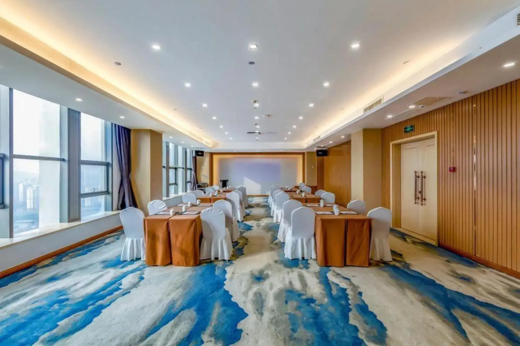 Vienna International Hotel (Tai'an High Speed Railway Station)