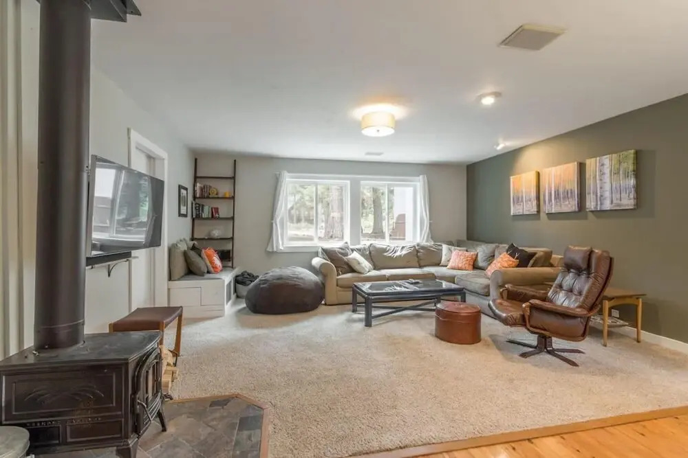 Northwoods Blvd Criterion 20 - High Pines Hideaway