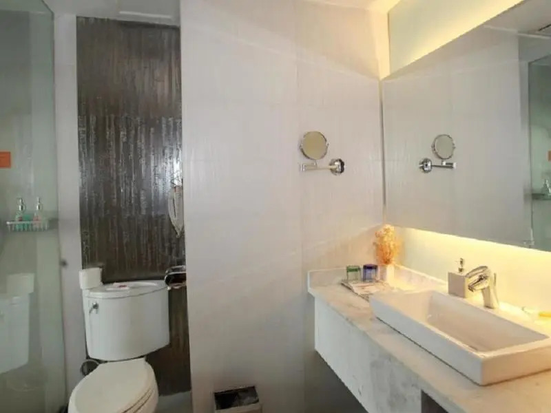Kunming Long Way Hotel
