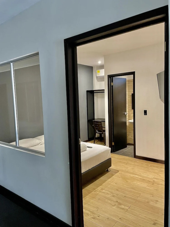 Hotel Zugi Inn